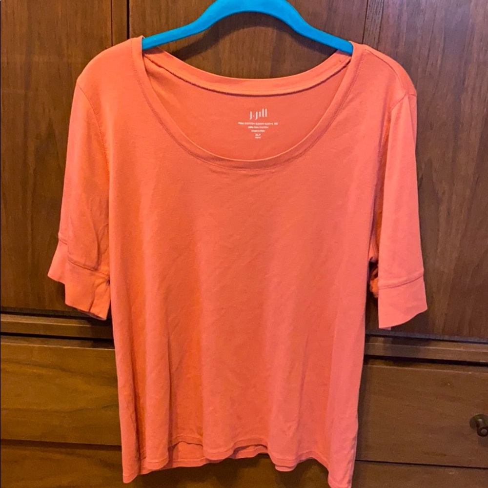 Short sleeved tee